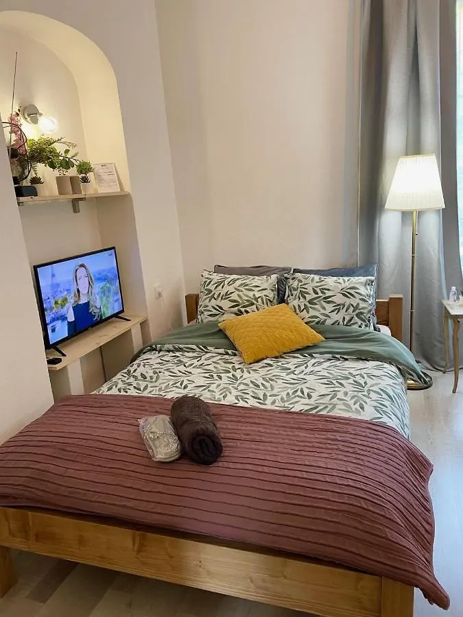 Charmant Studio Proche Du Centre Et Des Thermes contacts